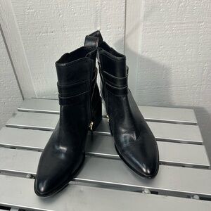 Louise Et Cie ZALIA Black Leather Zip Ankle Boots Size 6.5 NWOT